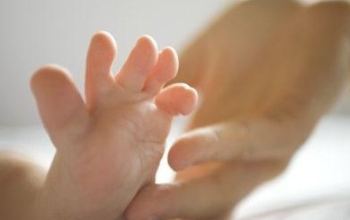 为什么做试管婴儿一定要补充黄体酮？这和自然怀孕有什么不同？